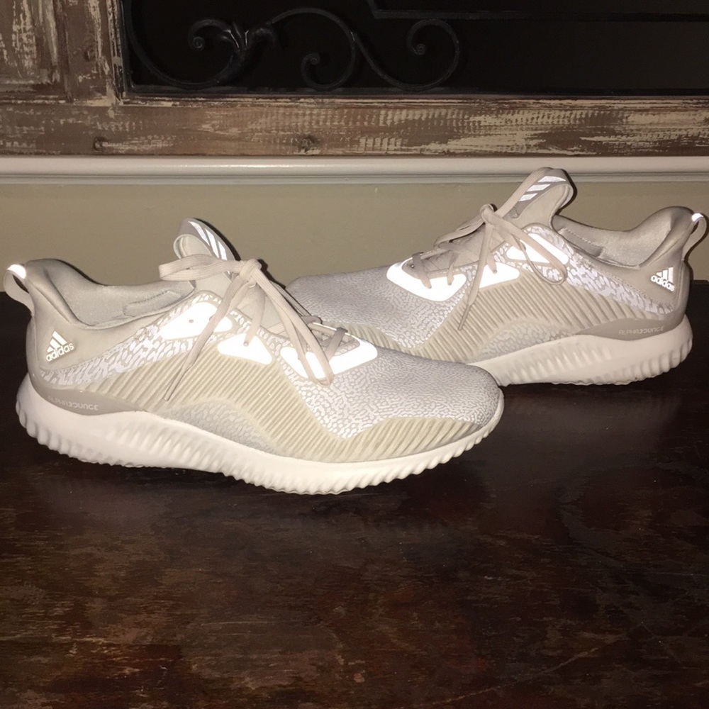 White alphabounce